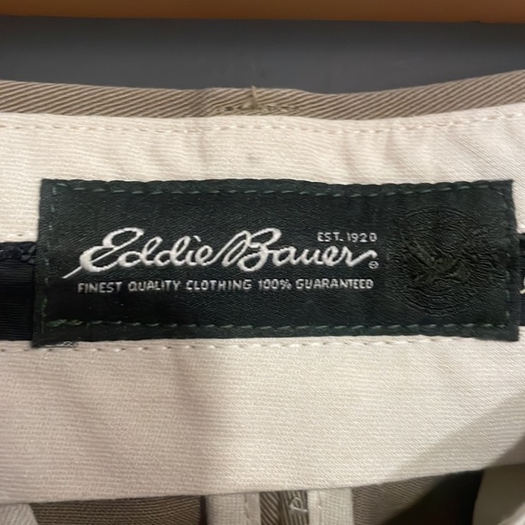 Eddie Bauer classic fit mens 34x 34 chino pants - Picture 3 of 7